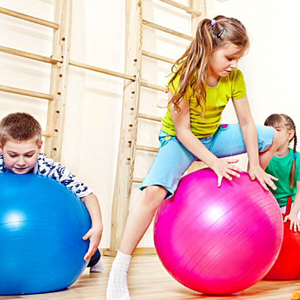 Групповые занятия лечебной физкультурой для детей